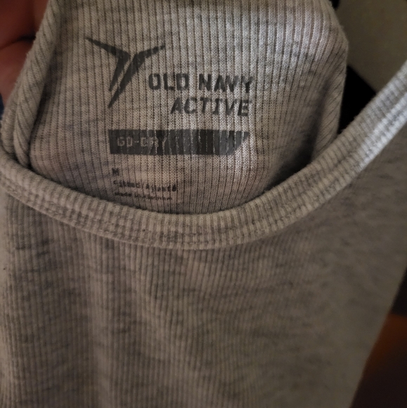 Old navy active ribbed tank top, size medium. - Picture 5 of 6